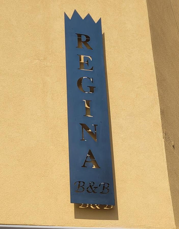 Regina 3*